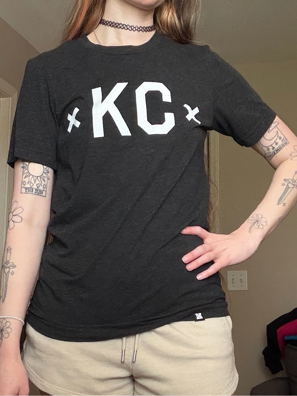 🎥 KC Tee - Picture 2 of 3